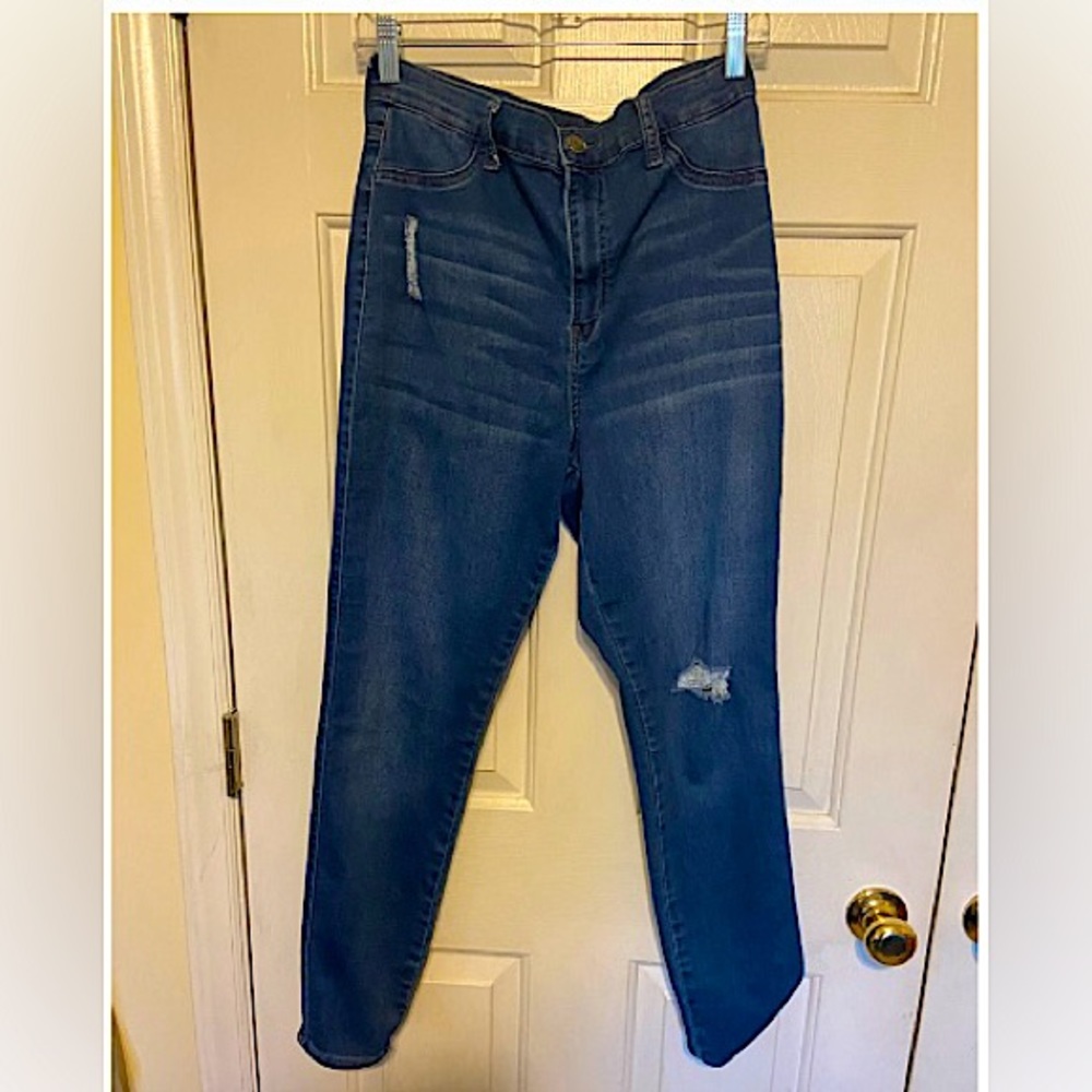 High Rise Skinny Jeans - Picture 3 of 3